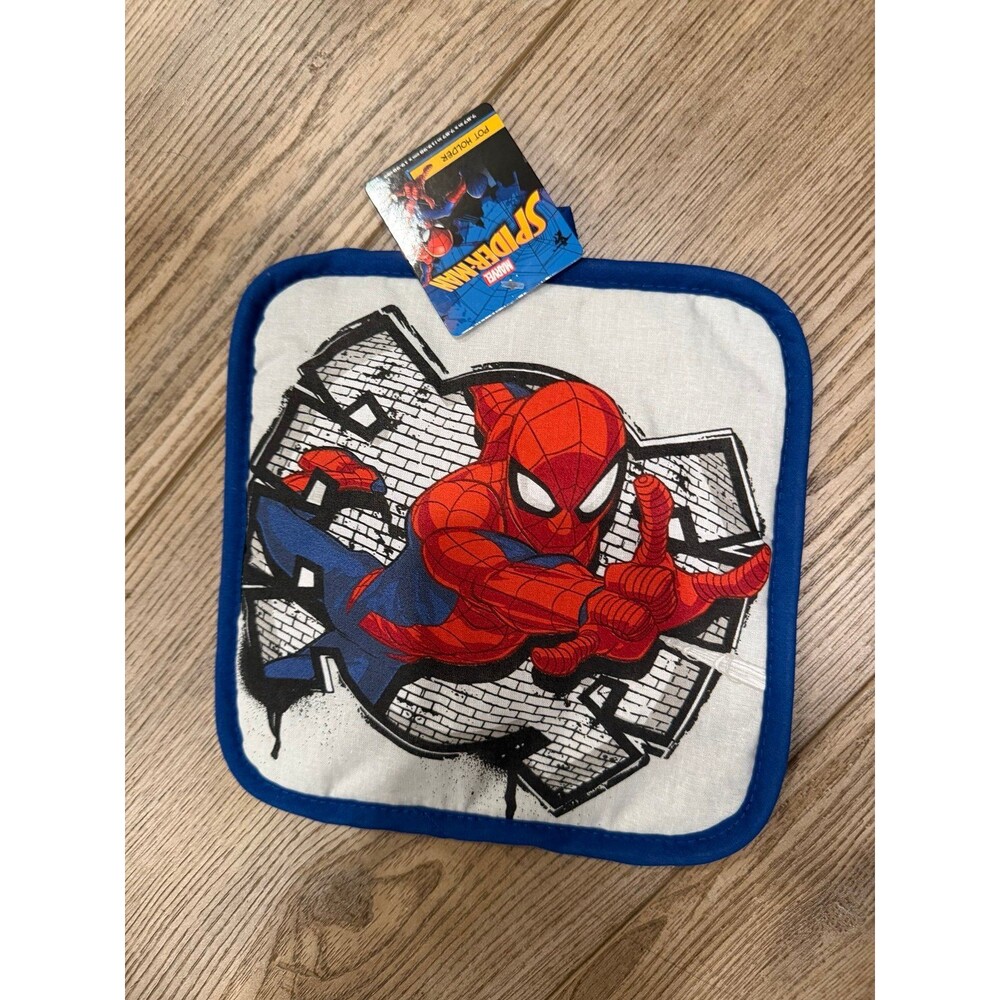 Marvel - Picture 3 of 4